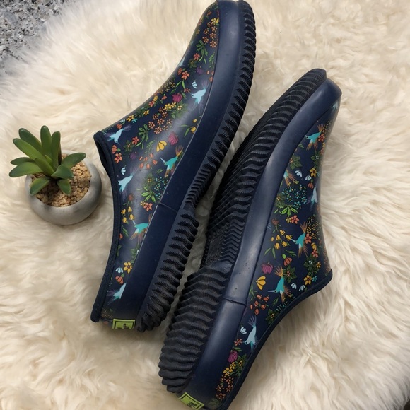 WesternChief Hummingbirds CLOGS-Navy EUC - Picture 7 of 8